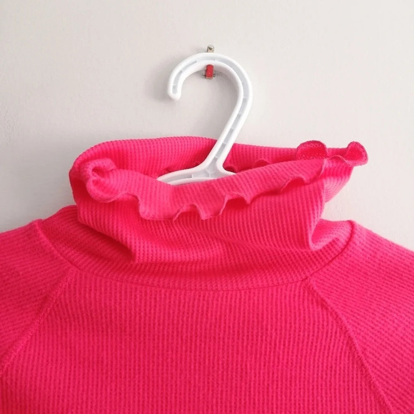 Urban Outfitters Out From Under Neon Pink Cropped Lettuce Hem Turtleneck Small - Picture 6 of 16
